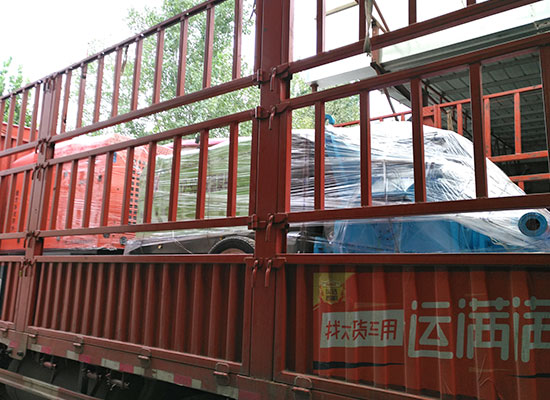 GYP-90液壓混凝土濕噴機(jī)、空壓機(jī)發(fā)貨現(xiàn)場(chǎng)